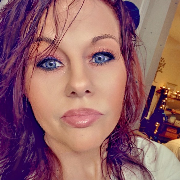 Meet your Posher, Melissa - Picture 1 of 1